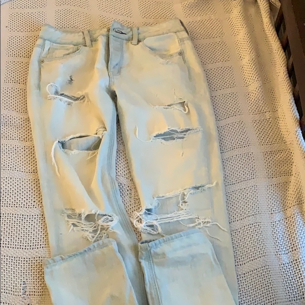 American eagle ripped jeans